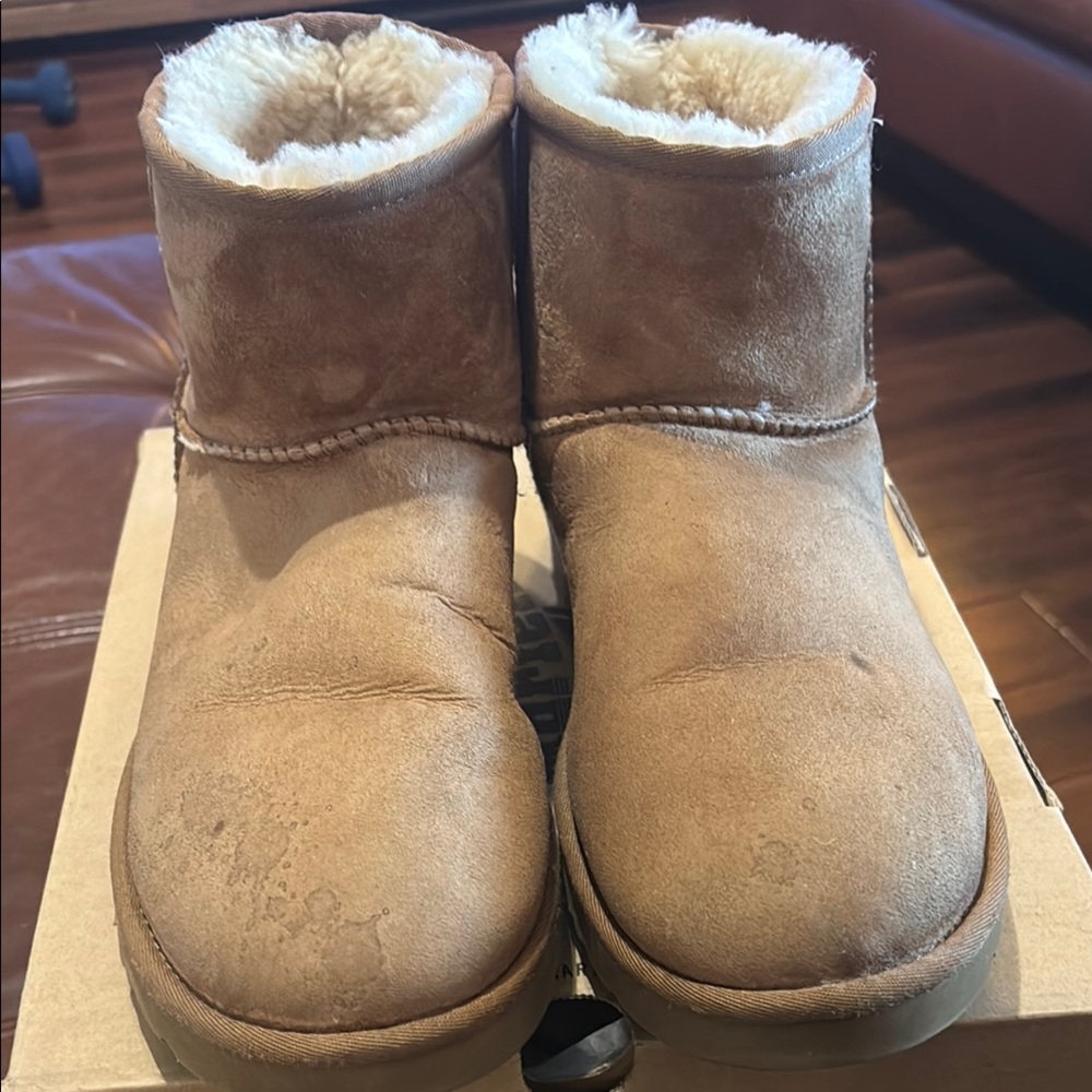 UGG Tan Sheepskin mini Loafers Chestnut color